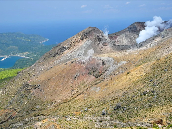 口永良部体験ツアー 活火山に登る！